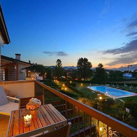 Italia Living Villa Padenghe sul Garda Exterior photo