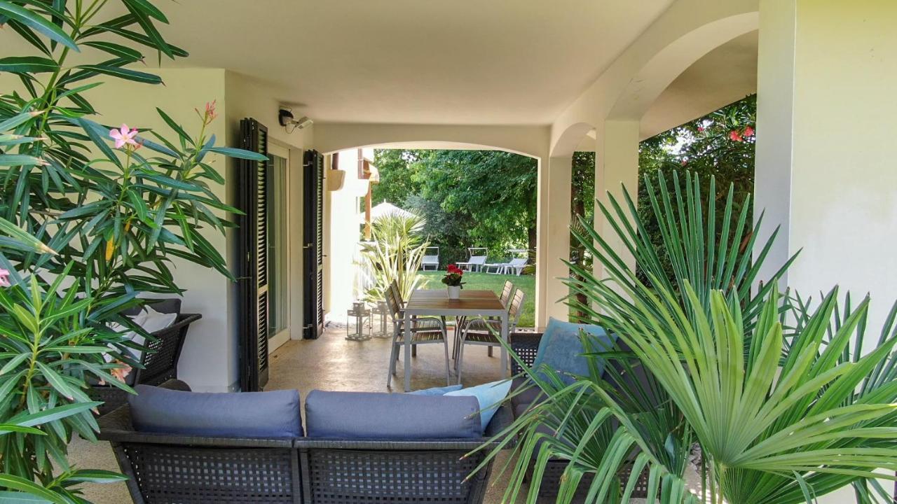 Italia Living Villa Padenghe sul Garda Exterior photo