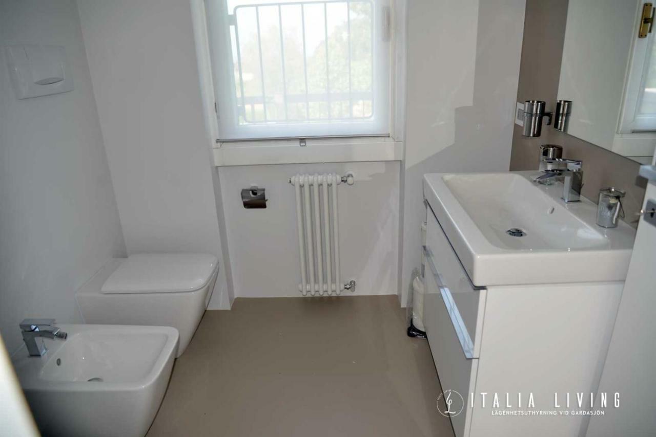 Italia Living Villa Padenghe sul Garda Exterior photo
